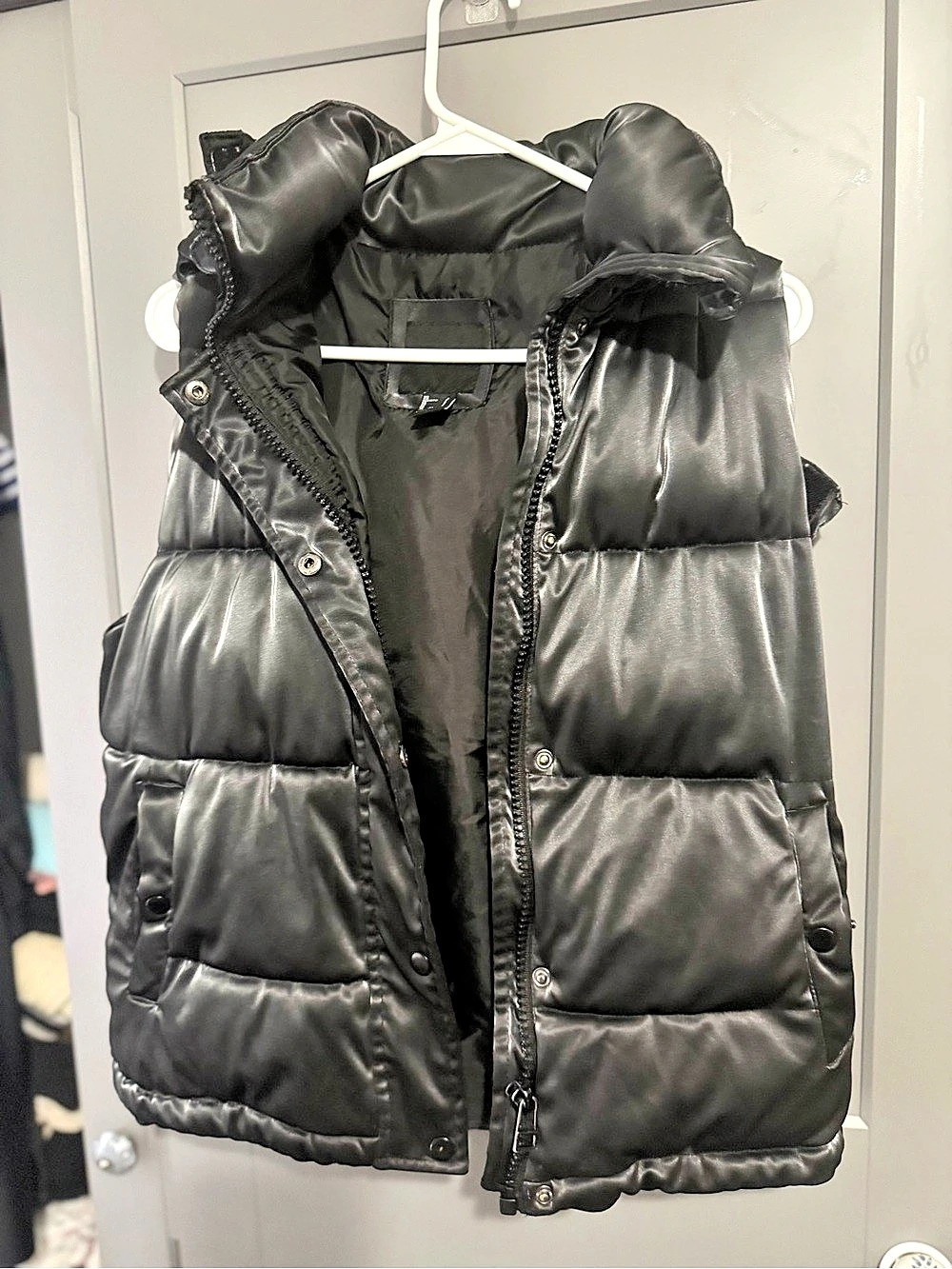 Forever 21 Faux Leather Hooded Puffer Vest Black Puffer Vest Size Large Like New